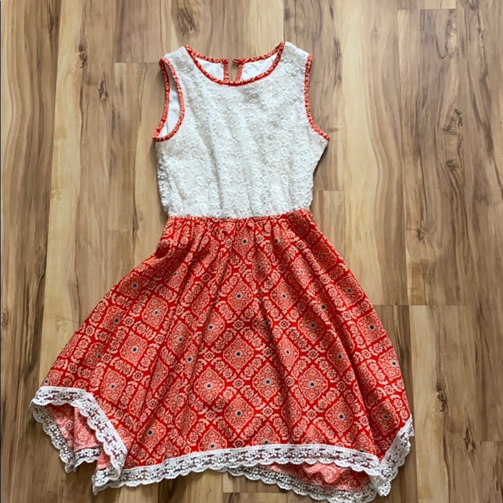 A used pretty girl dress, girl size 6X.